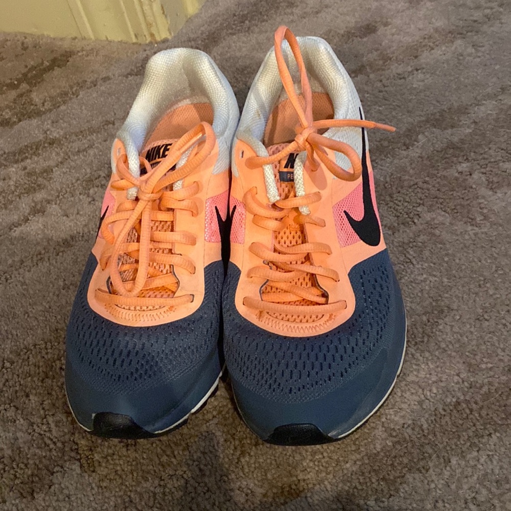 Nike Pegasus. Grey coral and white. Extra cushioning and comfortable